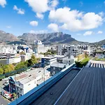 The Rose 405: Modern Studio Aprt With Rooftop Pool