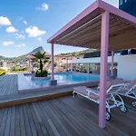 The Rose 405: Modern Studio Aprt With Rooftop Pool