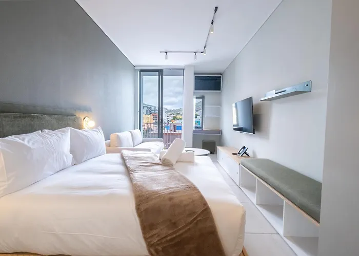 The Rose 405: Modern Studio Aprt With Rooftop Pool