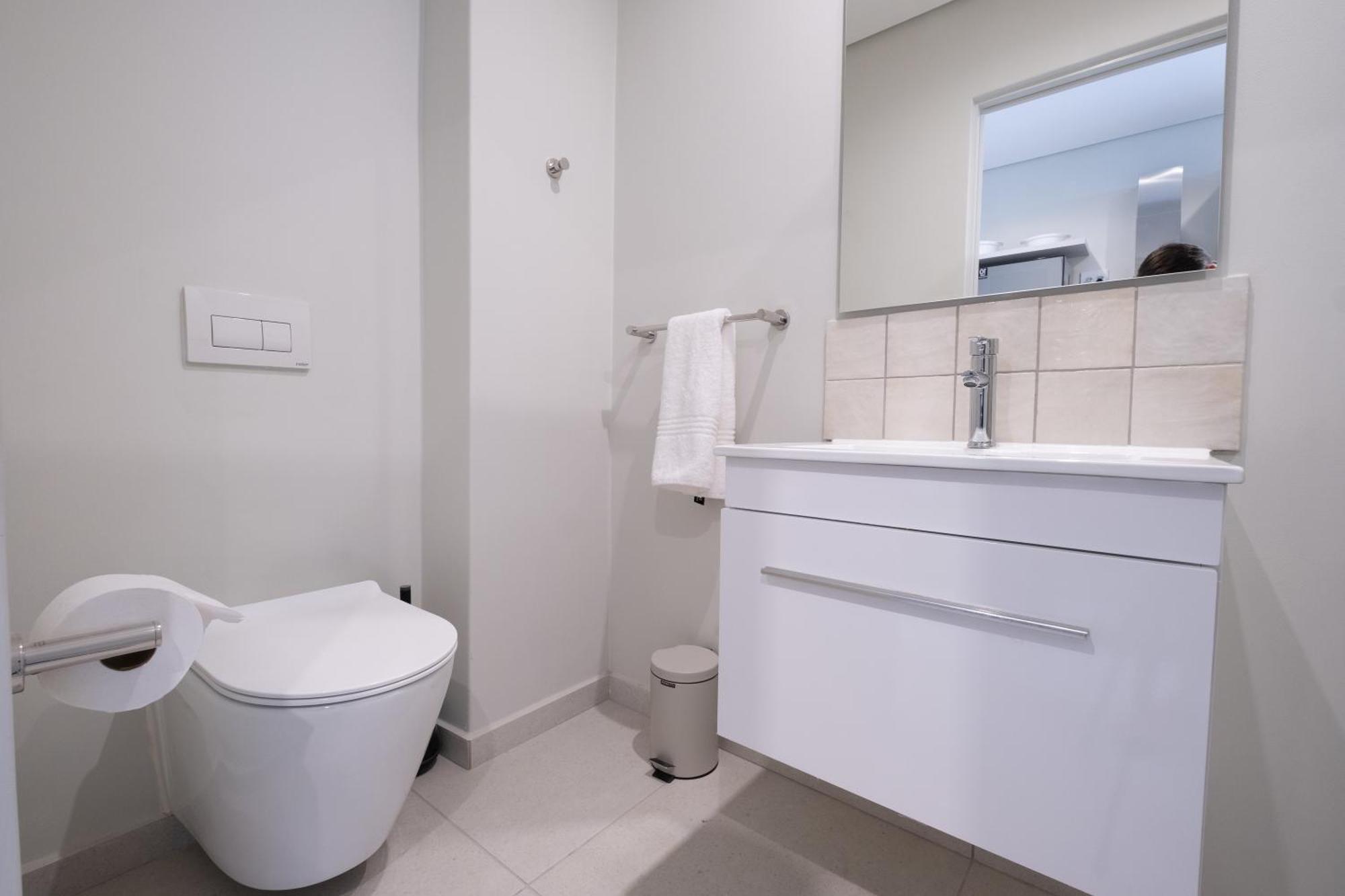 Apartment The Rose 405: Modern Studio Aprt With Rooftop Pool
