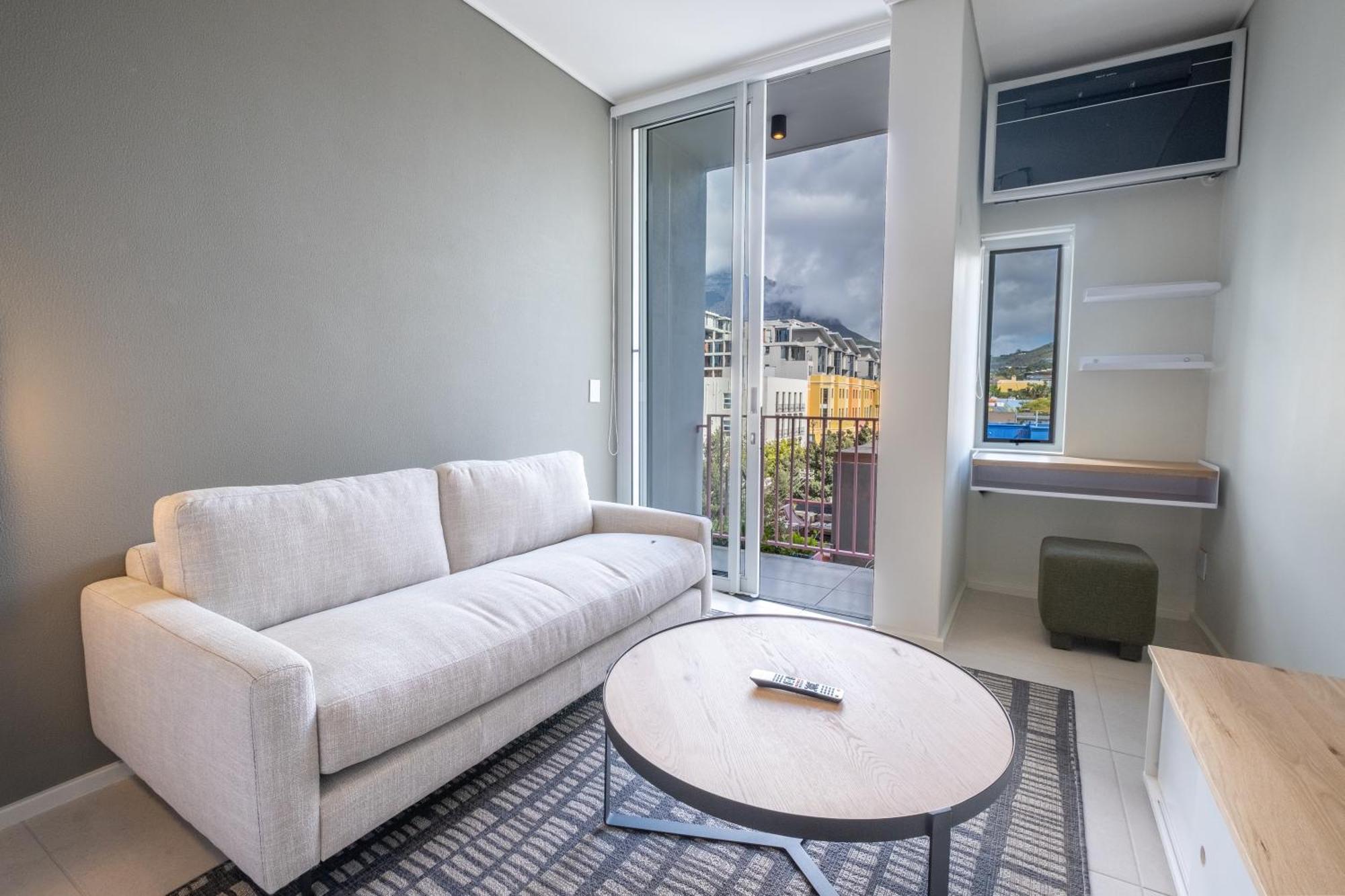 The Rose 405: Modern Studio Aprt With Rooftop Pool Apartment *