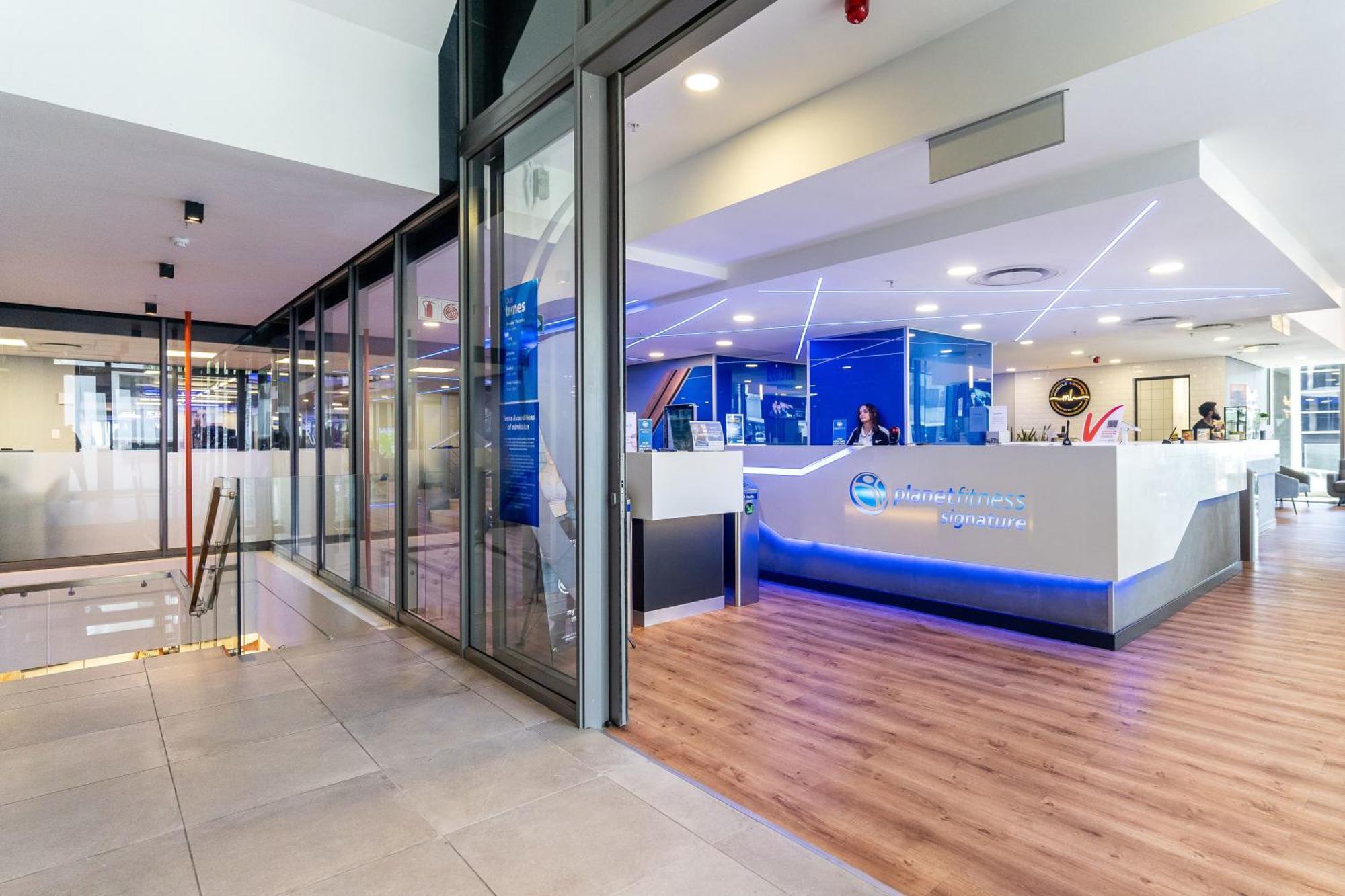 The Rose 405: Modern Studio Aprt With Rooftop Pool Apartment